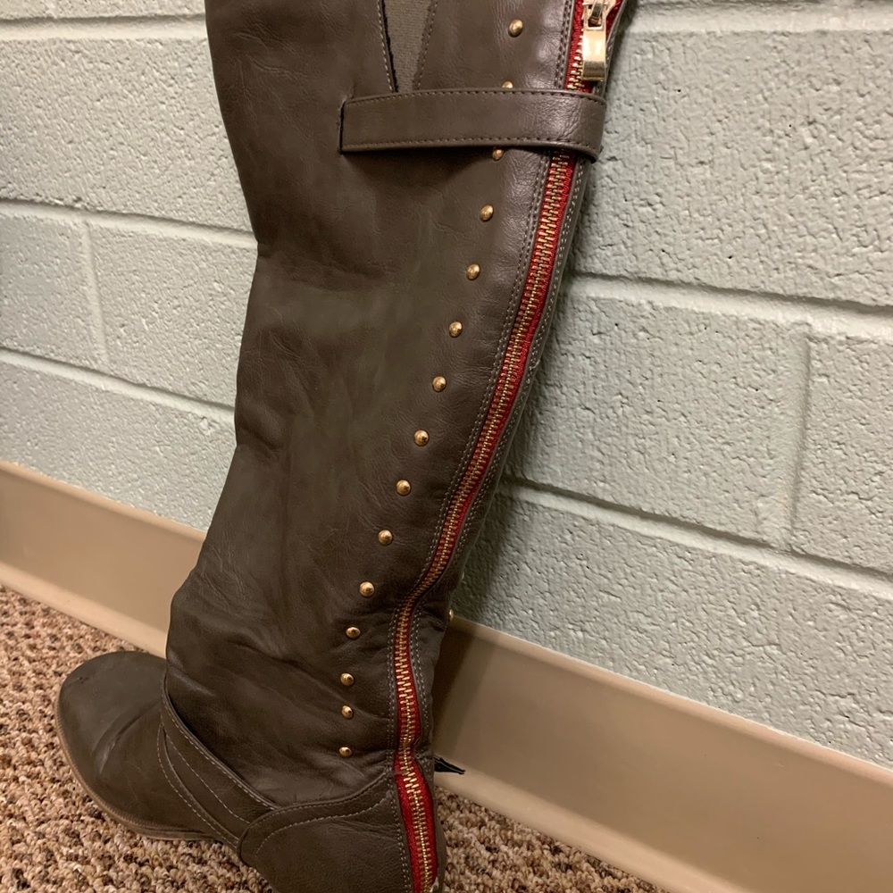 High Boots - Picture 2 of 2